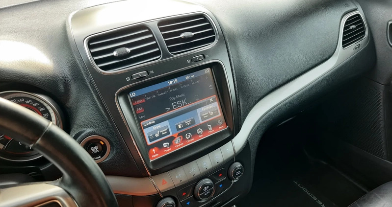 Fiat Freemont cena 44900 przebieg: 230000, rok produkcji 2014 z Legionowo małe 596